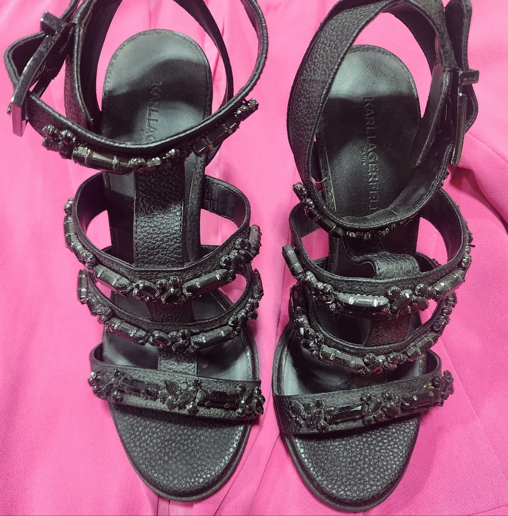 Karl Lagerfeld Embellished Black heels